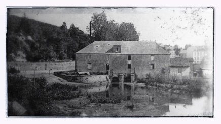 Le moulin de la Motte était édifié à place de l'actuel ensemble résidentiel  Mail 2