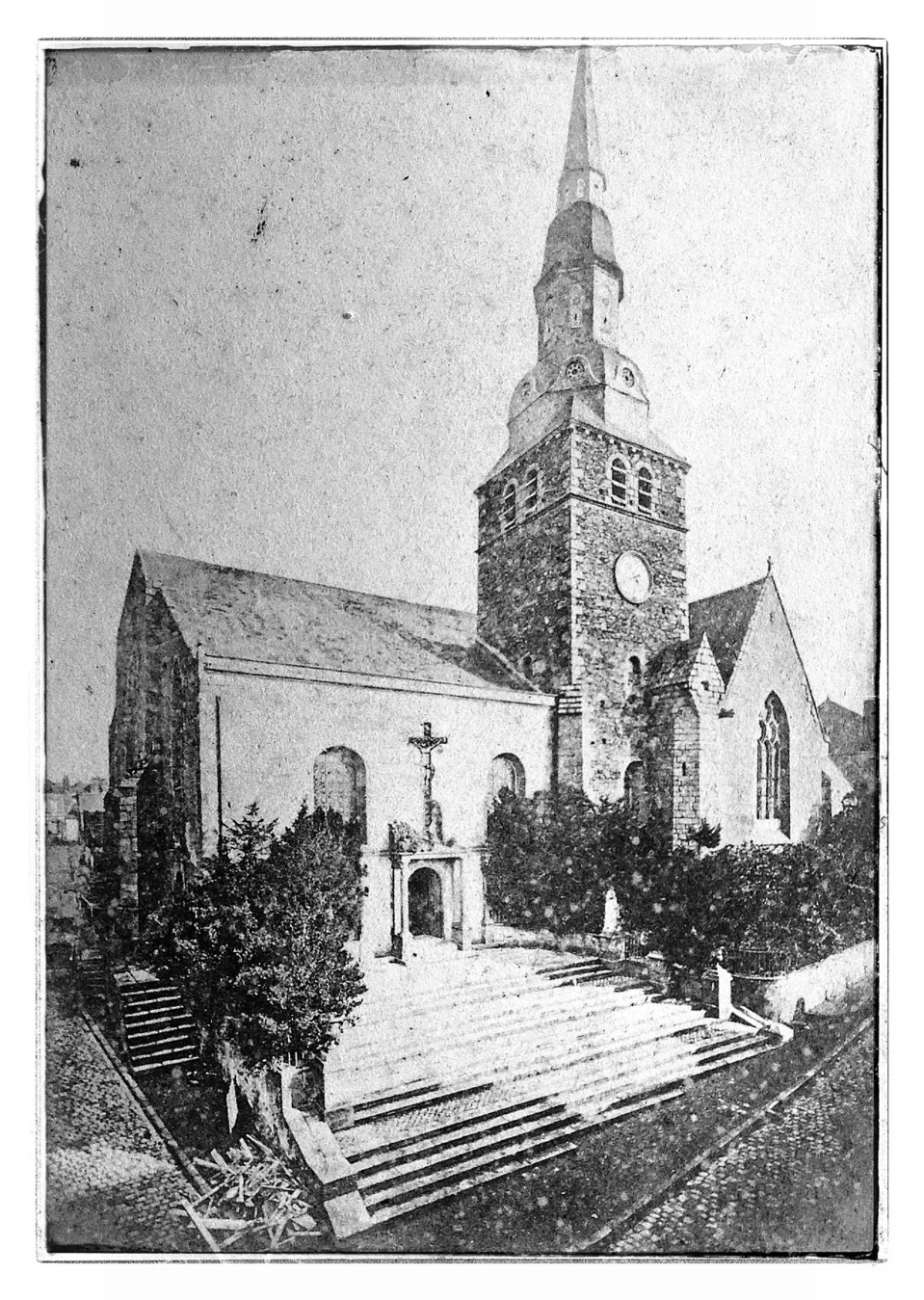 Photographie de l'église Saint-Pierre vers 1860