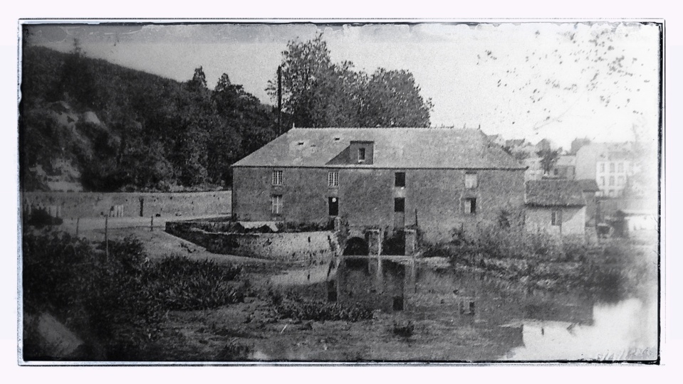 Le moulin de la Motte était édifié à place de l'actuel ensemble résidentiel  Mail 2
