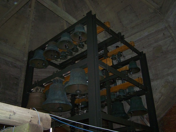Vue du carillon du Sacré-Cœur, à l'intérieur de la coupole