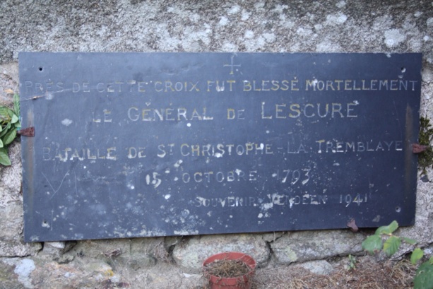 La plaque commémorative de la bataille de la Tremblaye