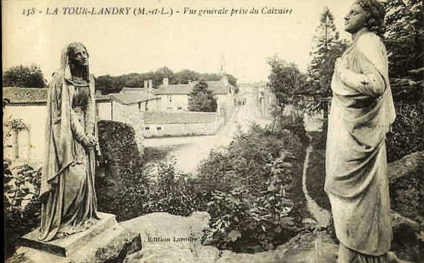 La Tourlandry : le calvaire monumental, quand les Landériciens apportent leur(s) pierre(s) à l'édifice