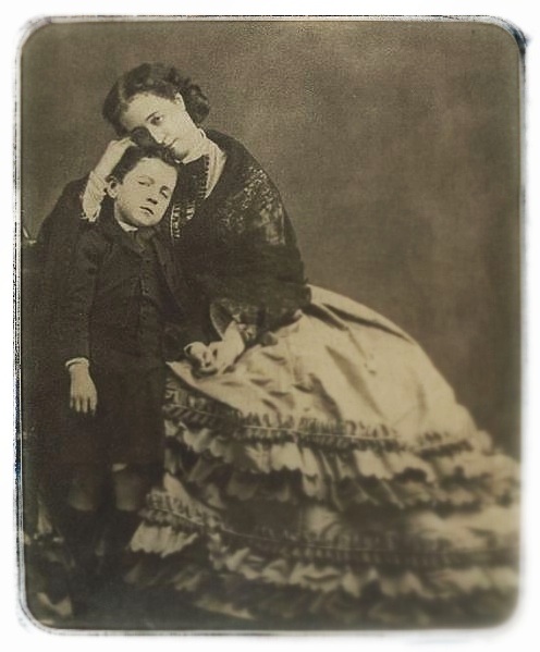 L'impératrice Eugènie et son fils unique, vers 1862.