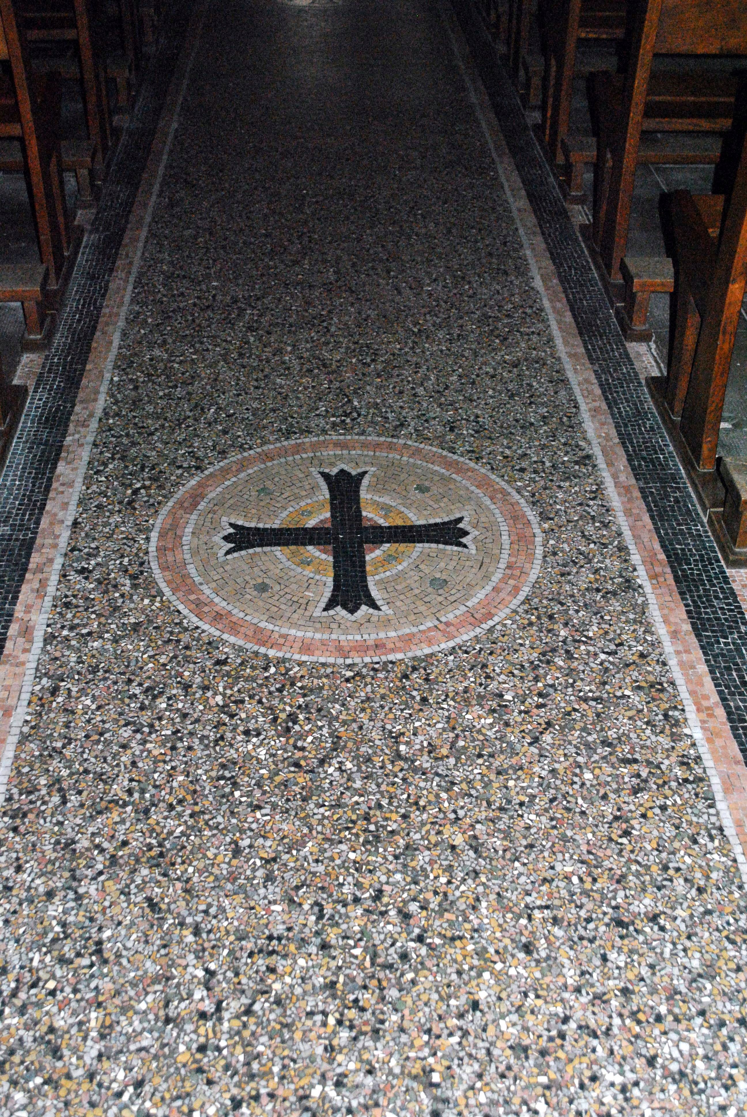 Le dallage de l'église