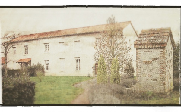 La Tourlandry, il y a 30 ans, les murs du presbytère livraient leurs petits trésors...