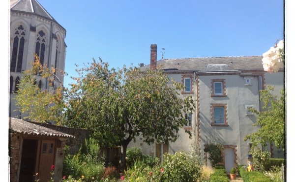 Cholet : le jardin de curé de Saint-Pierre, un petit coin de paradis en plein coeur de ville