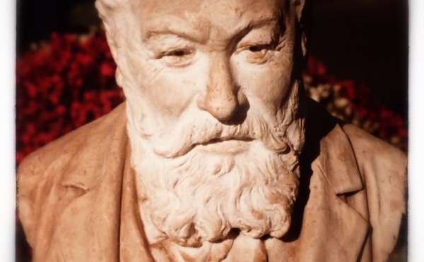 Stanislas Biron, un sculpteur maugeois dont l'œuvre ne laisse pas de marbre...